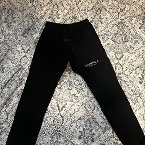 Essential SweatPants Black - Medium
